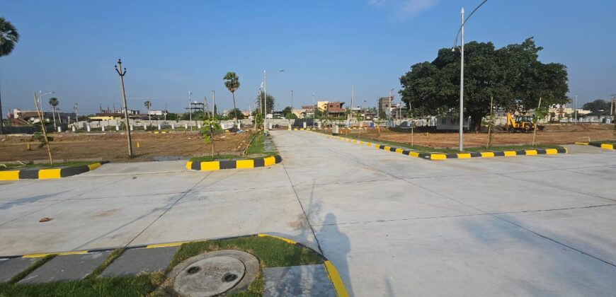 HMDA & RERA Approved open plot with independent house